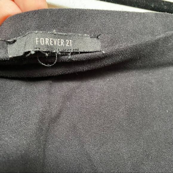 Forever 21 Faux Suede Black Mini Skater Skirt Size XS - Picture 5 of 6